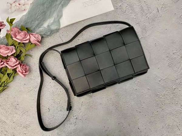 

2021 lady fashion handbags shoulder bags totes clutch famous designer caviar leather purse lady's crossbody quilted flap square bag