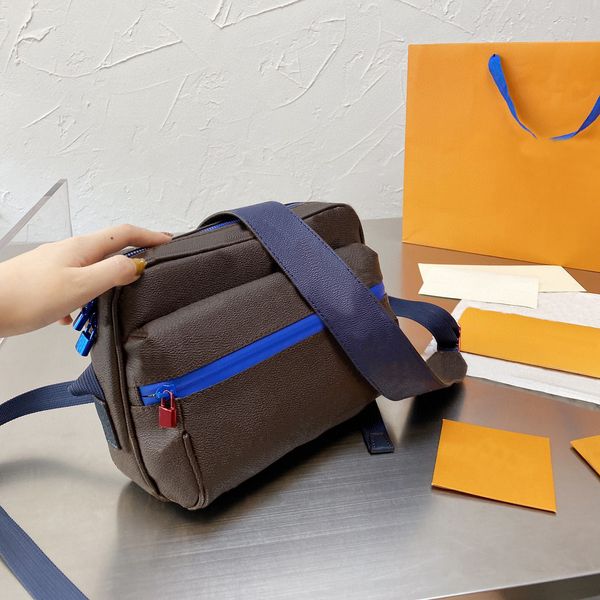 

luxurys designers 2022 briefcase bags shoulder handbag women fashion men purse handbags clutch mobile phone cossbody bag letter wallet print