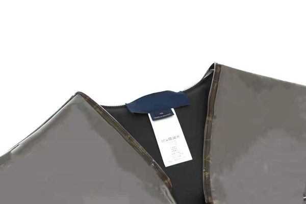 

new men's vest jacket is fashionable, luxurious and versatile, Black;white