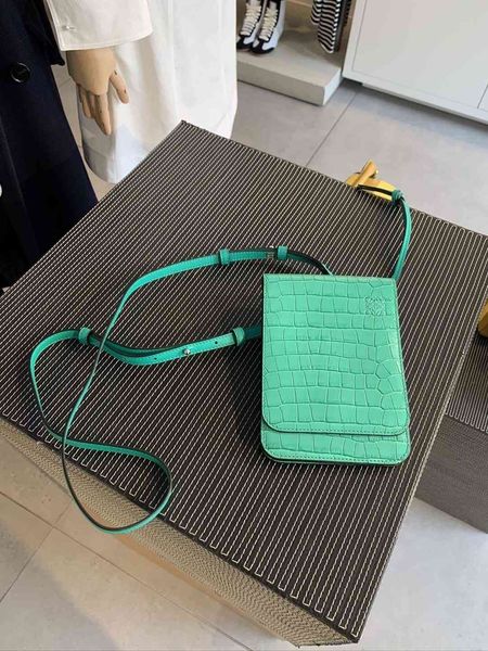 

handbag hookloewe / luo yiwei women's apple green full leather embossed flap crossbody mobile phone waist bag abluggage tag