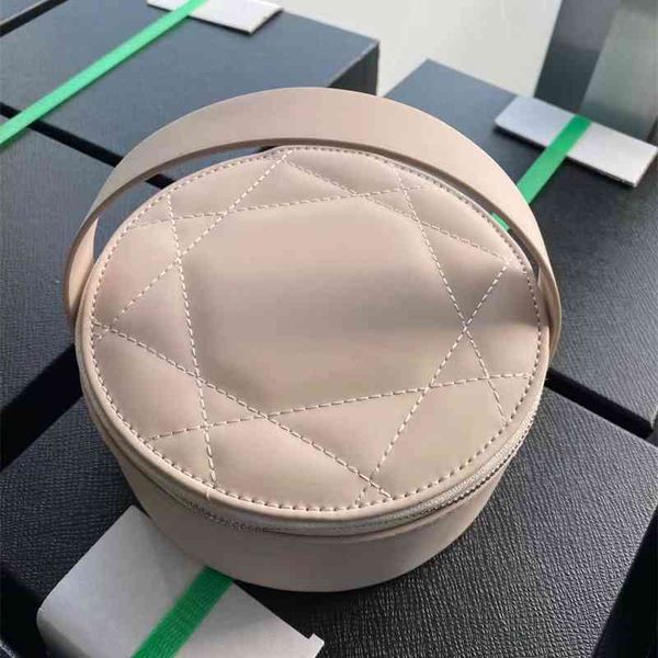 

2021 new round cake make-up bag