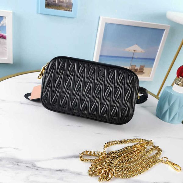 

5a+designers new style pockets classic jacquard embossing imported lamb skin is used 5bl005 the leather is fine and soft cotton inside women