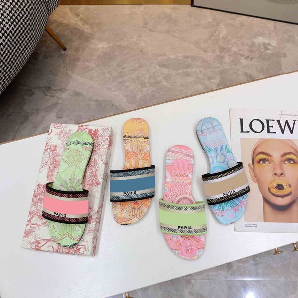 

2021 paris women slippers summer beach flip flops loafers embroidered slipper with box size35-43, Black