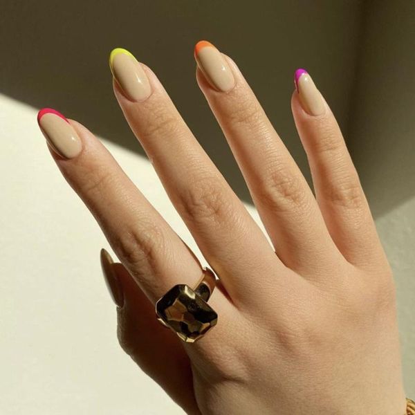 

nail art kits detachable tips colorful graffiti almond false nails wearable fake