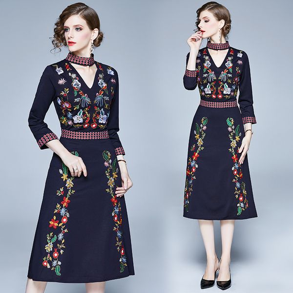 

boutique dress mid length in autumn and winter of 2021, Black;pink