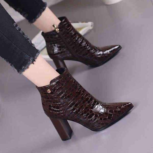 

dress shoes europe style,womne's high heeled ankle boots,autumn/winter shoes,female snake pattern patent leather short boot,black