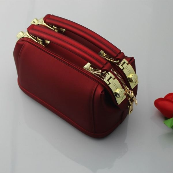 

2021 Fashion Spring and Summer Women's Hand Made Up Frosted Jelly Bag