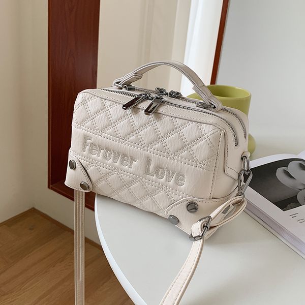 

niche design 2021 new fashion cross-body bag advanced sense hand square bag lingge box bag armpit dual-use width 20cm