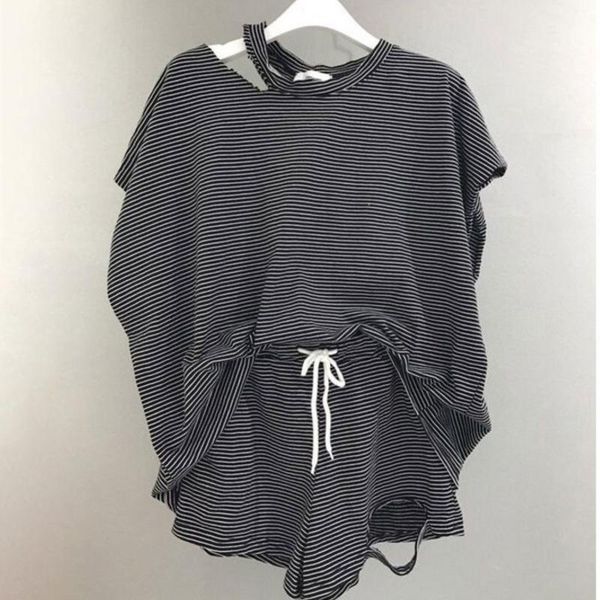 

two piece dress [ewq] 2021 summer round neck short sleeve loose striped t-shirt + hole wide leg shorts two-piece suit 3 color qv119, White