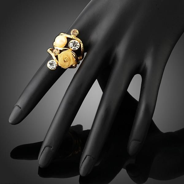 

wedding rings 2021 wholesale fashion gold color austra crystals with flower imitate pearl bead for women, Slivery;golden