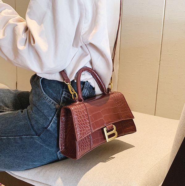 

luxury handbags bao women's 2021 new hourglass crocodile pattern paint fashion leisure one shoulder messenger bag black small square ba