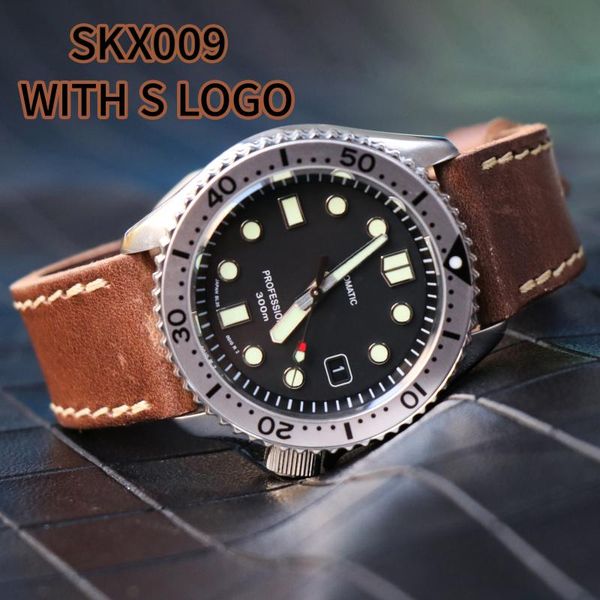 

wristwatches skx009 style men's watch japanese nh35 movement sapphire mirror c3 super green luminous 120 clicks at 4 o'clock horwe, Slivery;brown