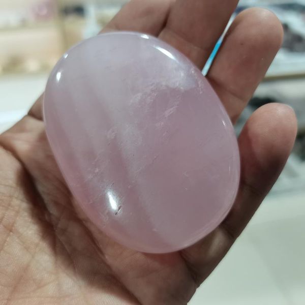 

1pcs natural pink crystal original stone small oval beans fish tank stones hand play decoration desk beaded ornament decorative objects & fi
