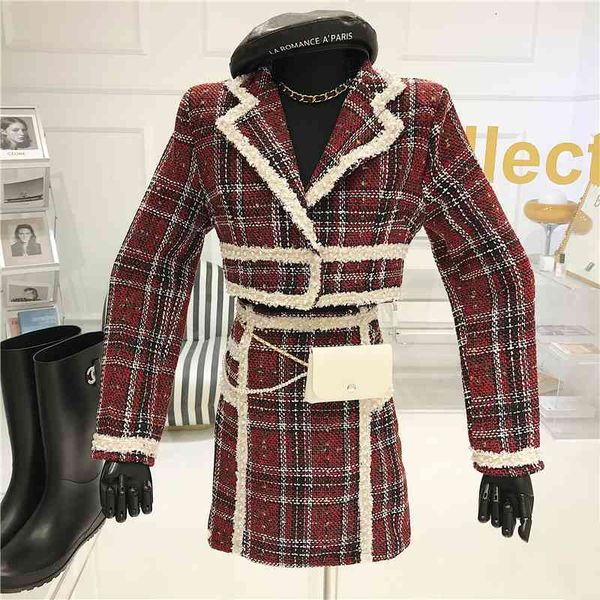 

of two spring pieces female niche design plaid short + high waist buttock skirt, Black