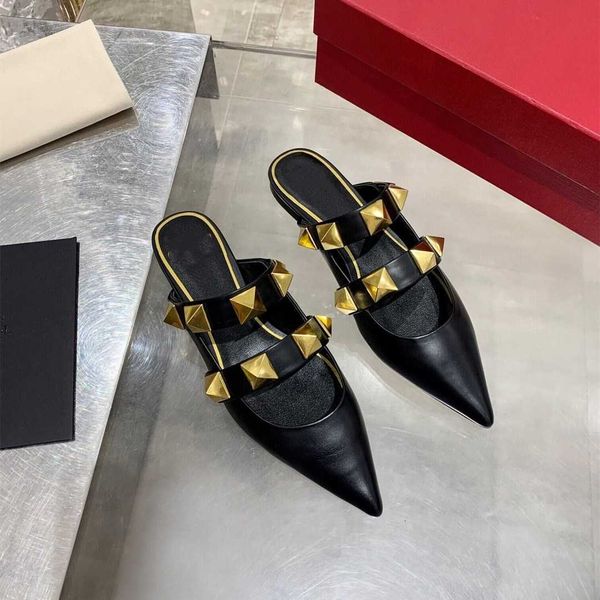 

early spring 2021 new rivet series women's shoes fashion british pointed flat slippers zlh, Black