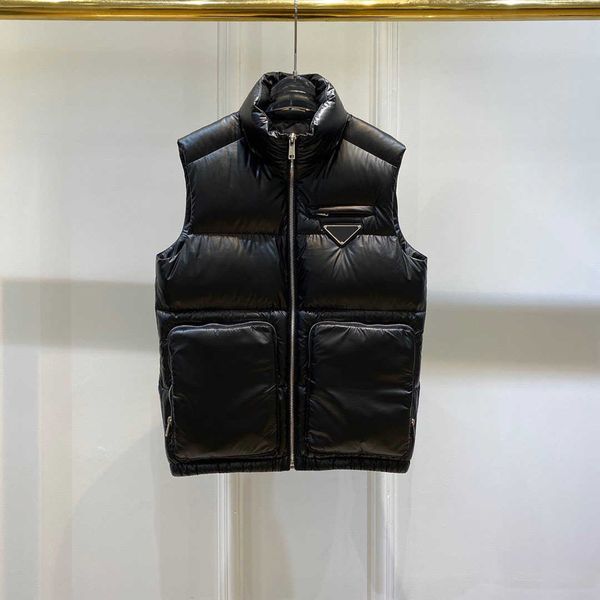 

21ss lastest eu size autumn wind fashion man down jackets vest, Black;white