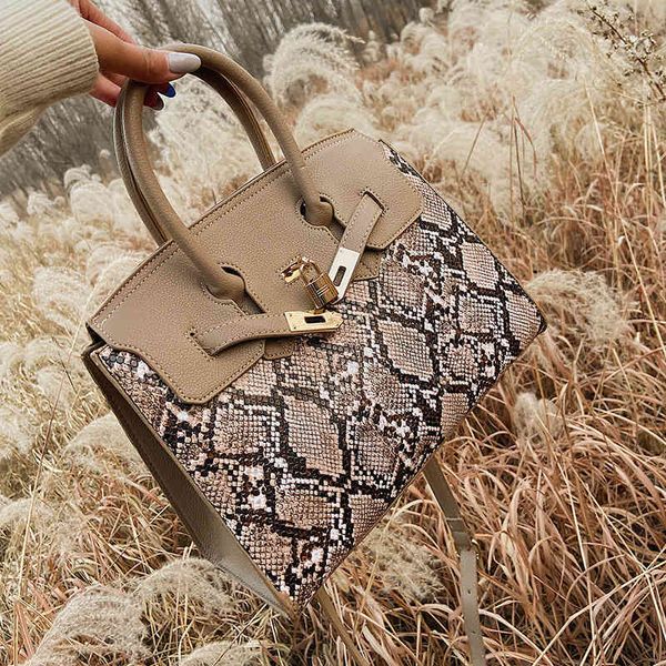 

kelly 2021 new snake skin temperament advanced pattern single shoulder women's portable slant span bag