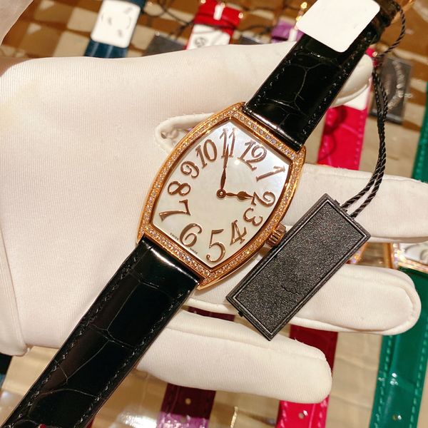 

imported ladies quartz wrist watch. fashion trends. size 43*31, Slivery;golden