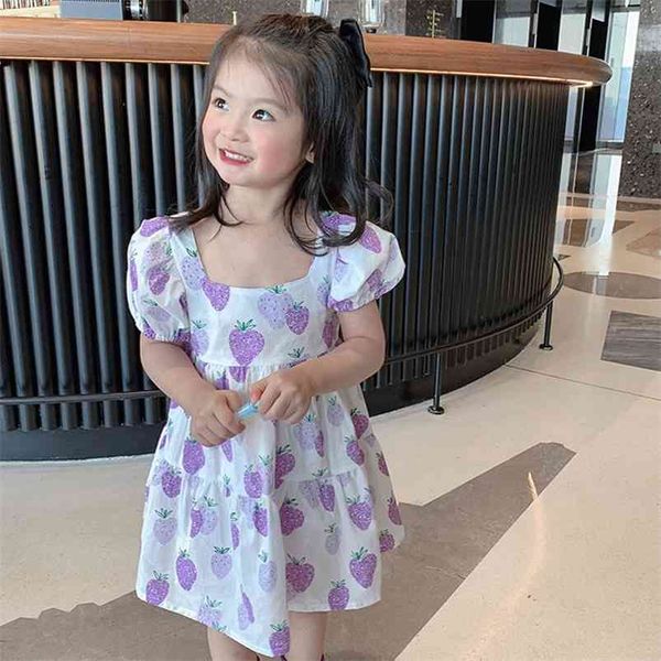 Летние девочки платье сладкий фиолетовый клубника квадратный воротник слоеных рукава младенца детская одежда детская одежда 210625