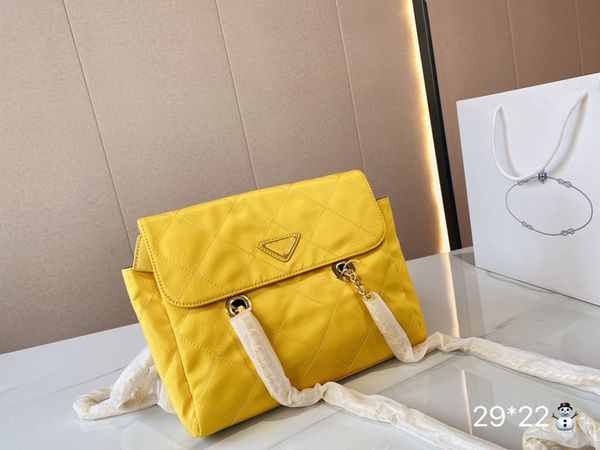 

women shoulder bags baguette 2021 summer and autumn fashion ladies crossbody bag high-quality solid nylon classic chain-bags diamond lattice