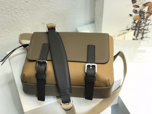 

2022 spring and summer new military messenger small messenger bag