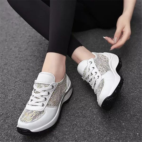 

Mesh embroidered floral pattern casual shoes Fashion design women's Platform sneakers comfortable summer shoes Round toe