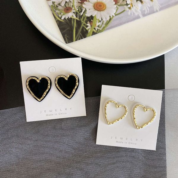 

s925 silver needle korea east gate phnom penh love acrylic female black heart simple versatile earrings