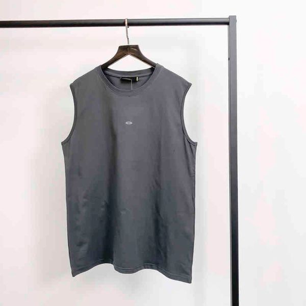 

men's vests 21ss europe good sellest men sports vest industrial camouflage graffiti wind sleeveless four pockets removable letter badg, Black;white