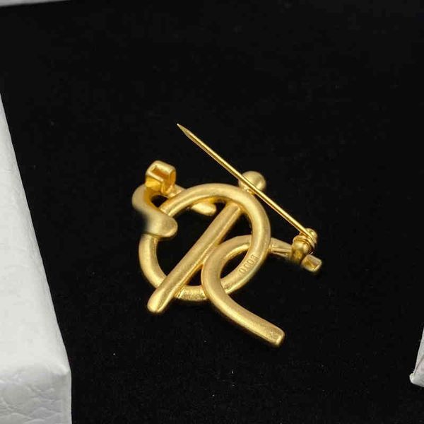 

76% off designer jewelry / home korean version fashion high-level sense light luxury temperament letter brooch clothing suit pin net red sup, Gray