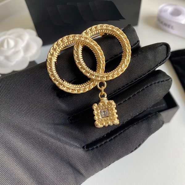 

luxury designer brooch crystal retro ladies clothing suit accessories, Gray