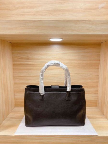 

luxury handbags small fragrant black simple tote hand temperament women's commute elegant hand single shoulder large capacity business
