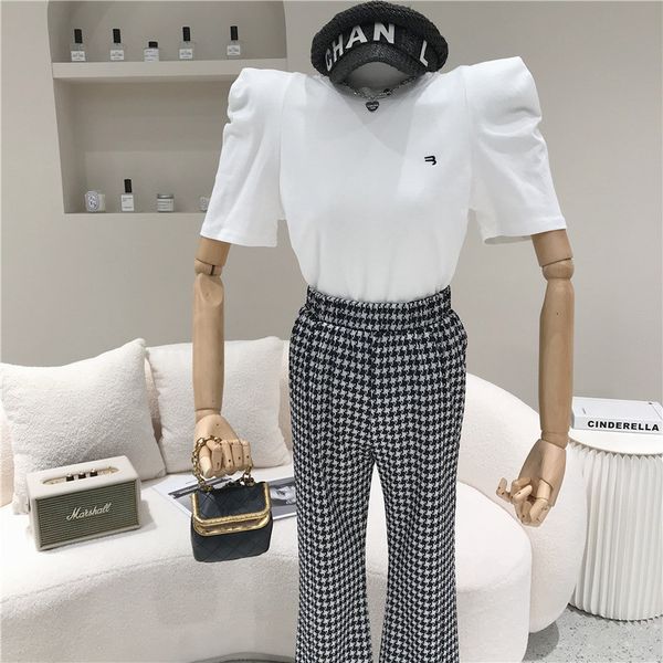 

spring summer 2021 fashion niche design embroidered letters show thin bubble sleeve with white shirt base