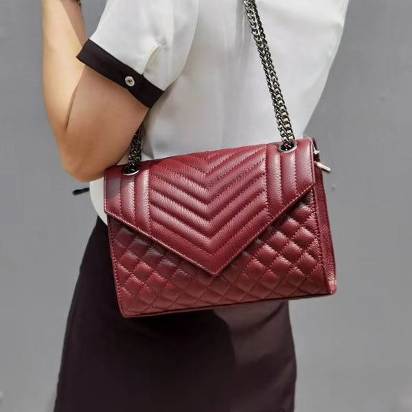 

designer sleather v-shaped lattice diamond chain shoulder messenger first layer cowhide female armpit small square luxury bag