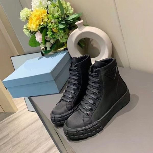 

2021the latest classic martin boots leather rivet series fashion ankle platform women soft black shoes koppp0001