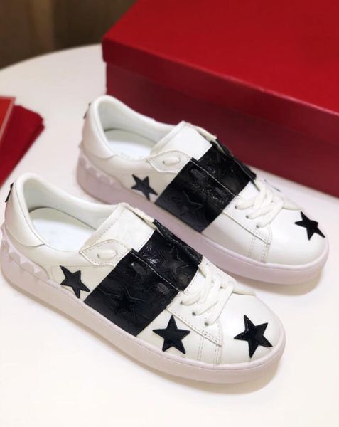 

2021 new luxury Designer Casual Shoes ROCKSTUD UNTITLED wholesale rivet leather sneakers men and women with open laces high quality sneaker size 35-48, Black