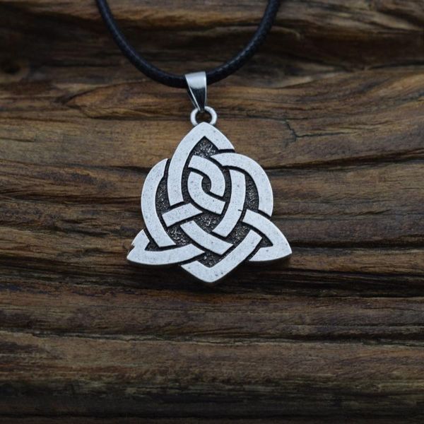 

chains 12pcs sanlan celtics knot necklace, Silver