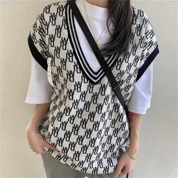 

wd tide spring new old flower letter badge knitted men's and women's college style loose vest, White