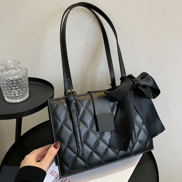 

selling large-capacity one-shoulder underarm bag cross body