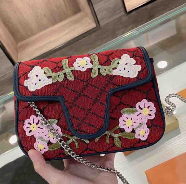 

designers luxurys embroidery camera bag fashion women shoulder bags lady handbag with chains strap