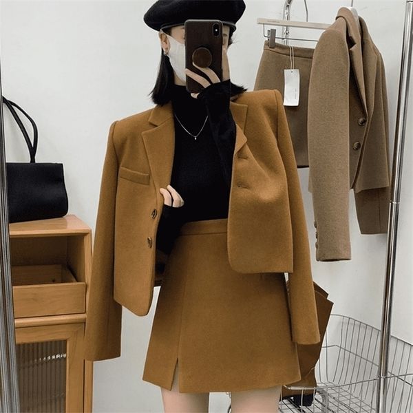 

winter brown skirt set women fashion cropped woolen blazers + mini skirts vintage two piece suits woman's clothing 220307, White