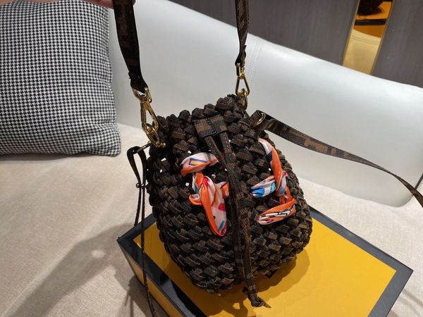 

discount handbag 21 autumn and winter new canvas bucket leisure woven hollow portable diagonal bag
