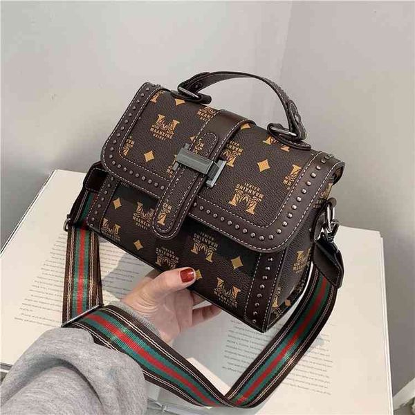 

2022 factory wholesale texture foreign style new fashion one shoulder small square versatile women's messenger bag handbag ez5e