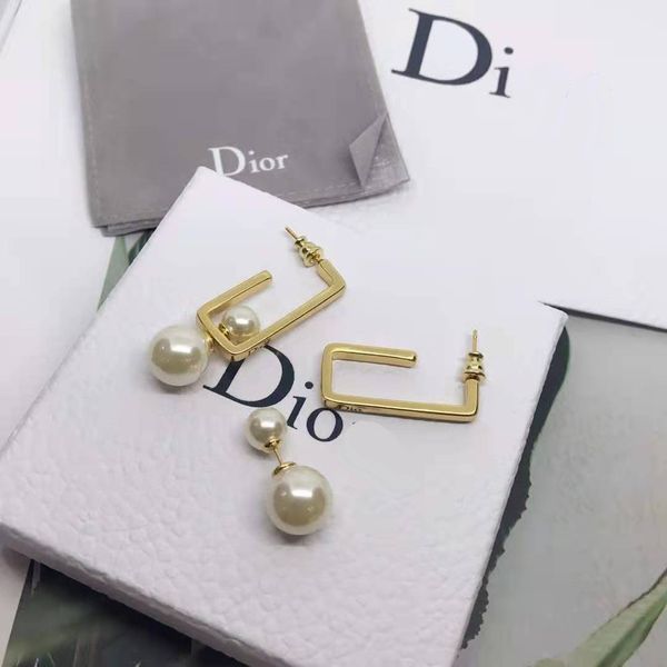 

2021 new pearl size letter earrings women's fashion temperament earrings, Silver