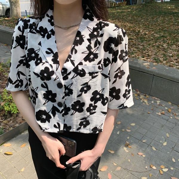 

women's blouses & shirts 2021 summer retro short-sleeved flocking flower suit collar short shirt chic blouse female, White