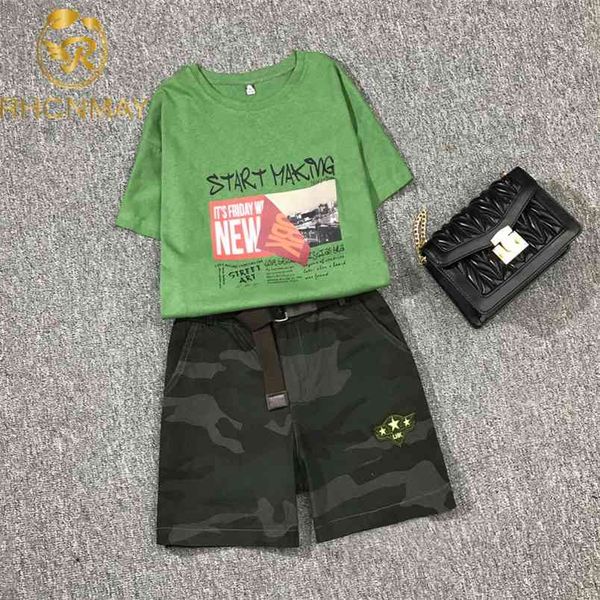 T-shirt in cotone con o-collo moda manica corta con stampa estiva lettera + pantaloncini a vita alta verde militare Set da donna 2 pezzi 210506