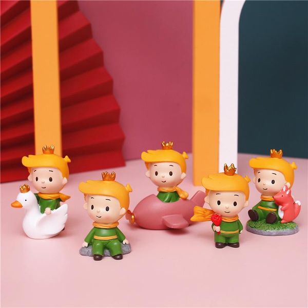 

decorative objects & figurines lovely crown heart prince resin craft fairy garden miniatures diy ornaments gifts desk car cake home decor