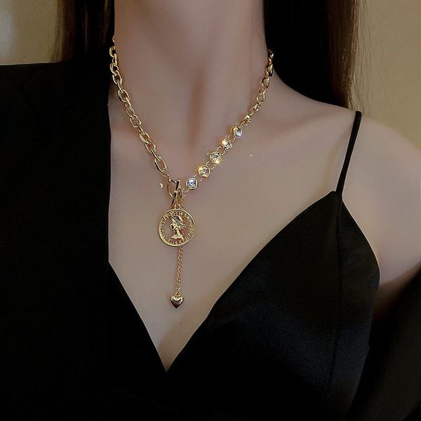 

chokers love portrait round brand rhinestone necklace fashion personality temperament clavicle chain simple pendant, Golden;silver
