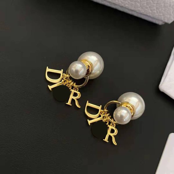 

fashion charm d home / dijia selling letter pearl earrings s925 silver needle small fragrance jewelry, Golden