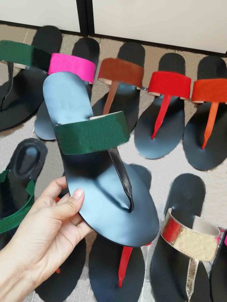 

classic designer ladies slippers with box men's slippers gear bottom flip flops ladies luxury sandals fashion casual leather thong sand, Black