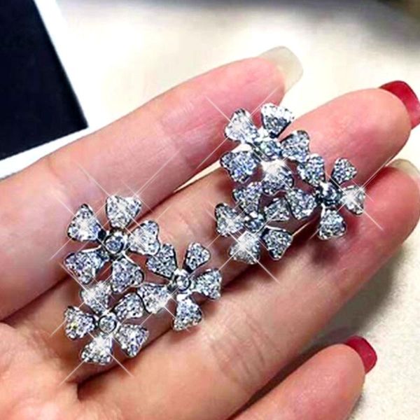 

stud european and american style flower earrings exquisite small daisy female retro wholesale, Golden;silver